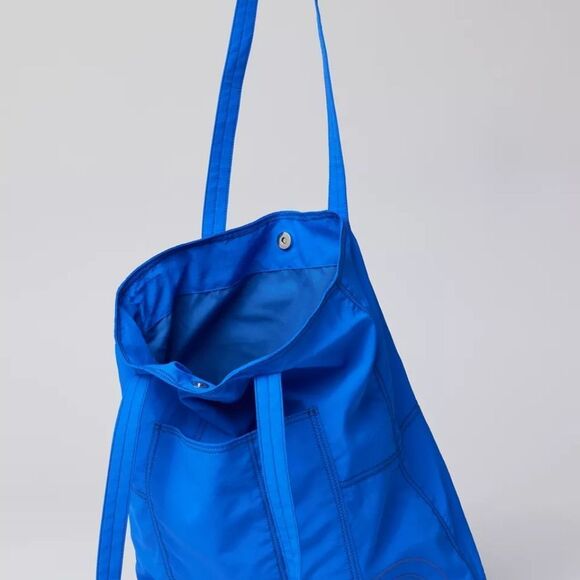 - Blue Nylon Carryall tote bag - Picture 3 of 7
